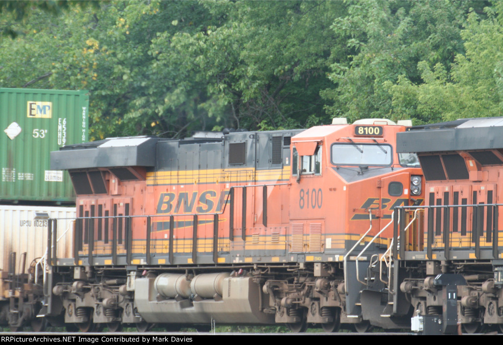 BNSF 8100